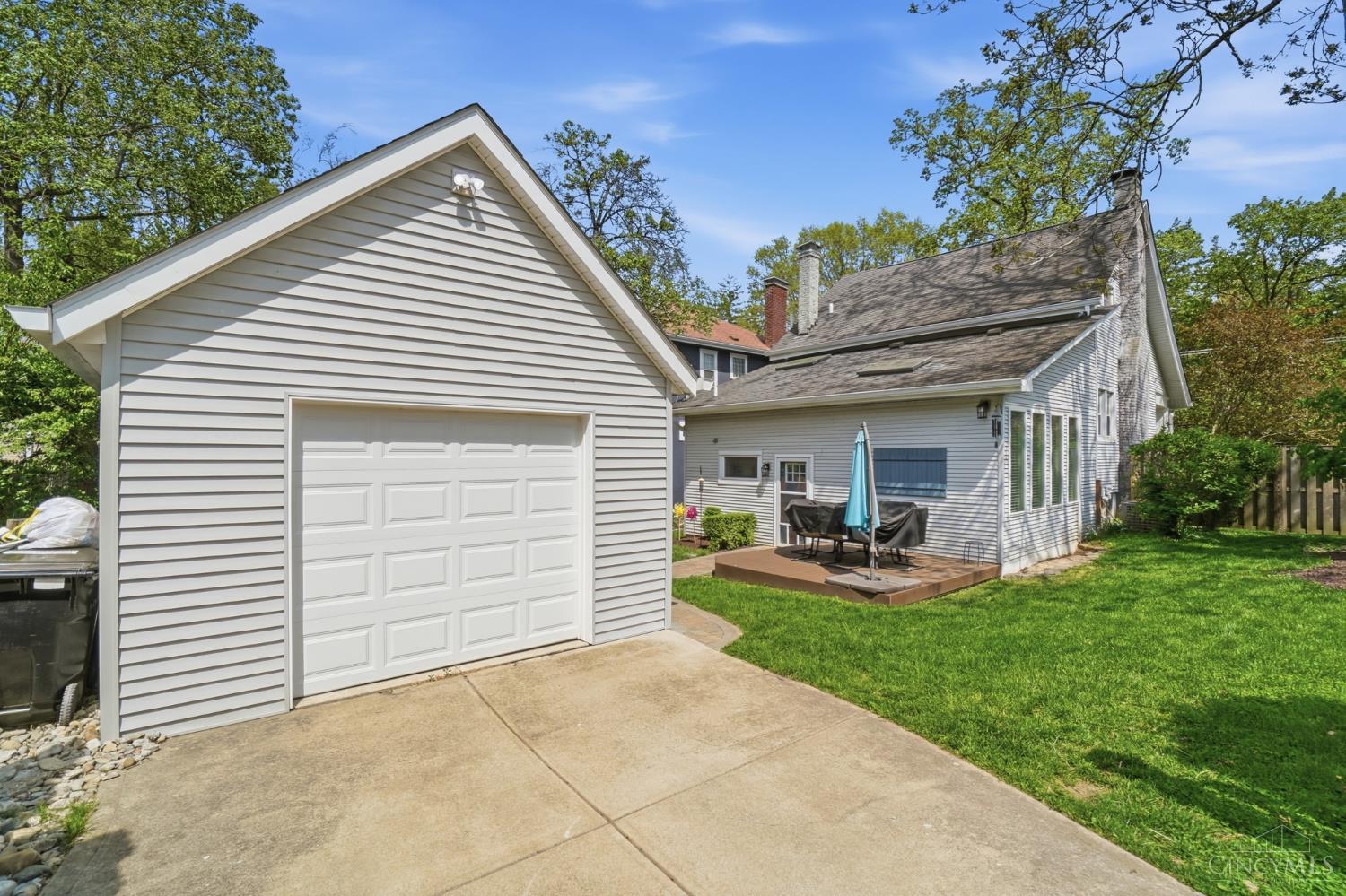 1325 Edwards Road