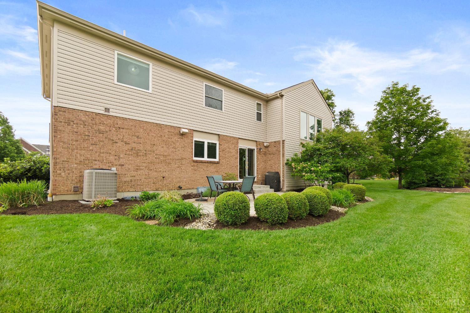 6120 Greenbrier Glen