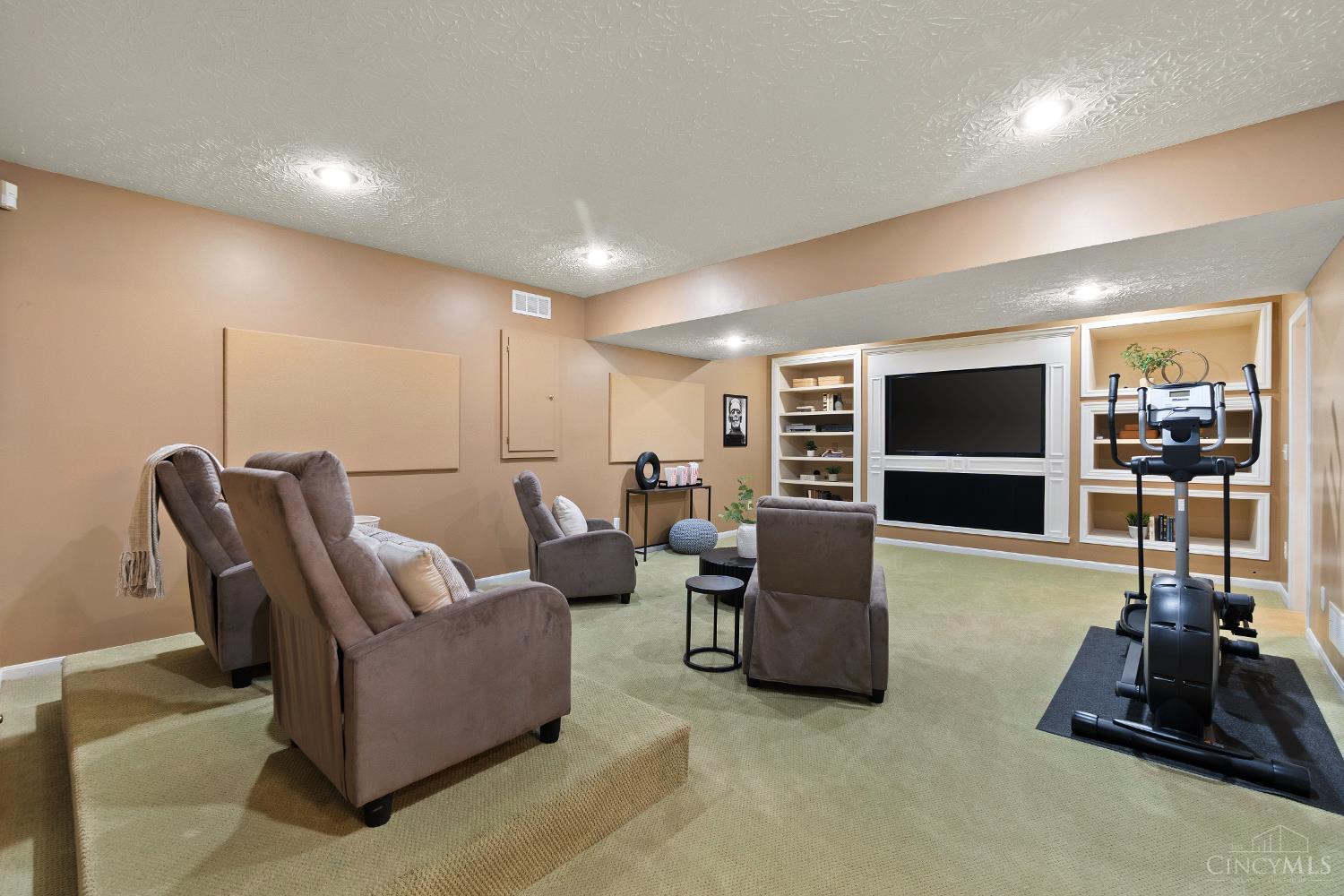 6120 Greenbrier Glen