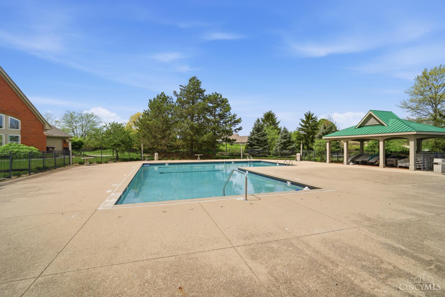 6120 Greenbrier Glen