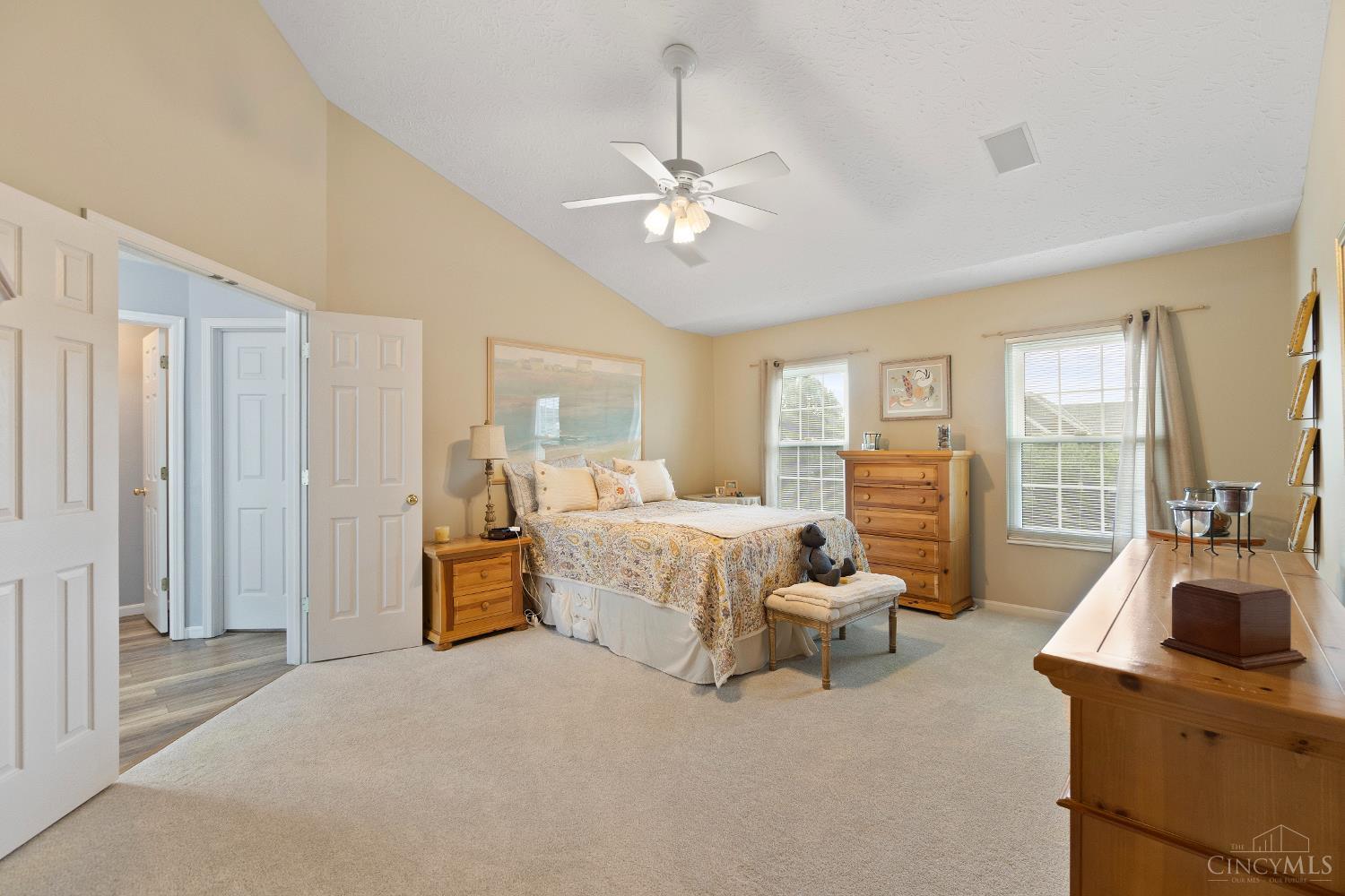 6120 Greenbrier Glen