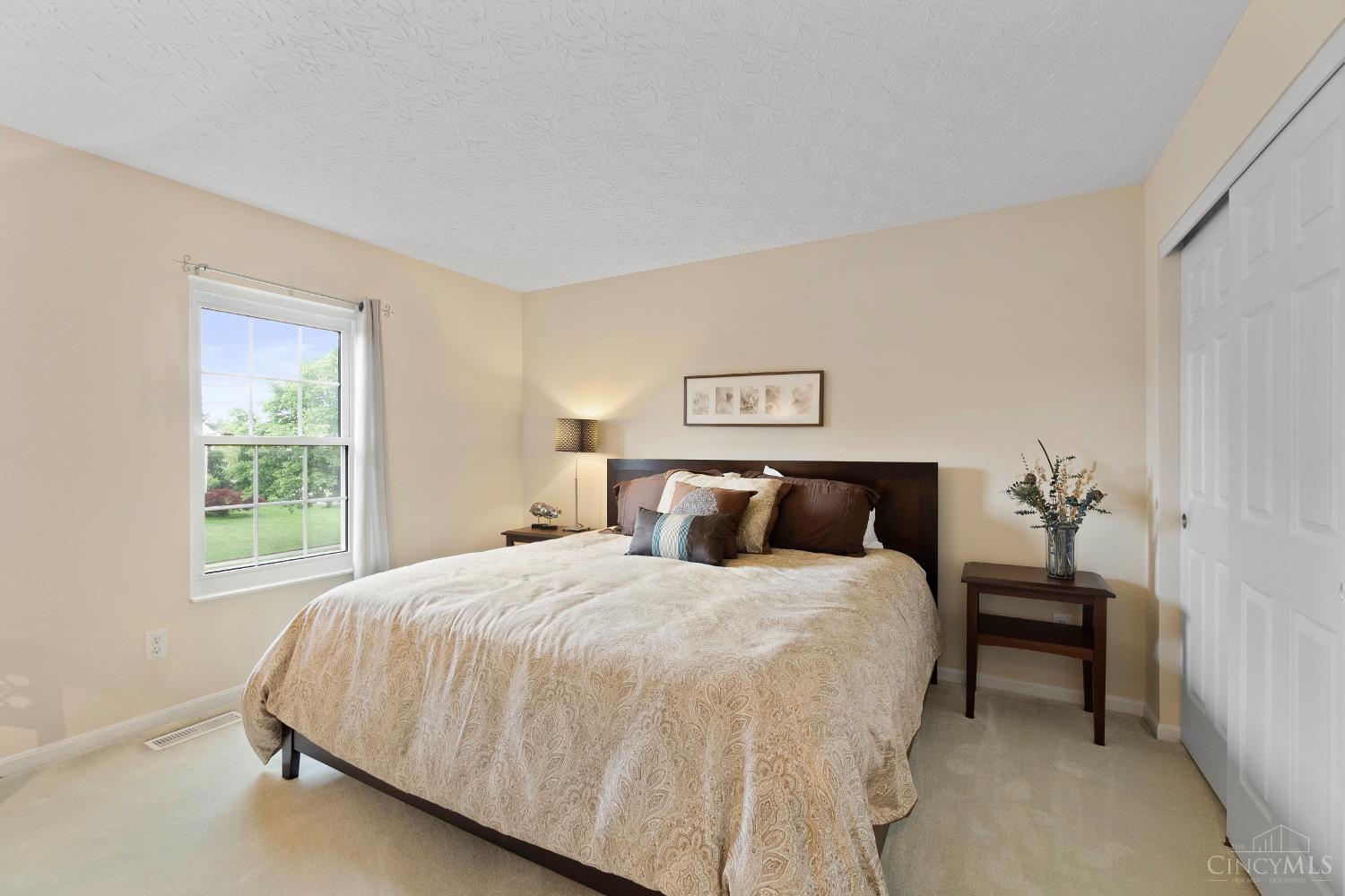 6120 Greenbrier Glen