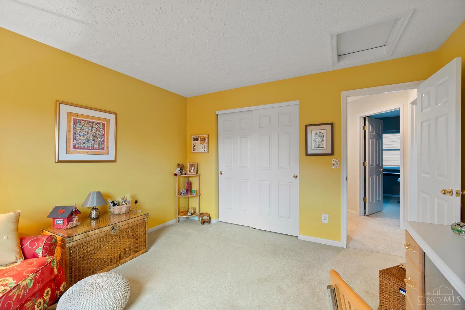 6120 Greenbrier Glen