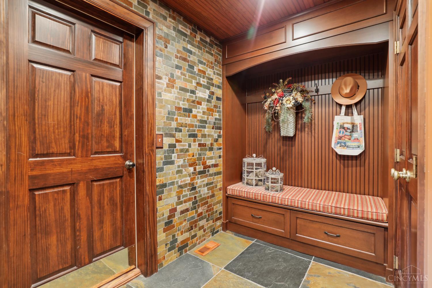 9 Little Creek Lane