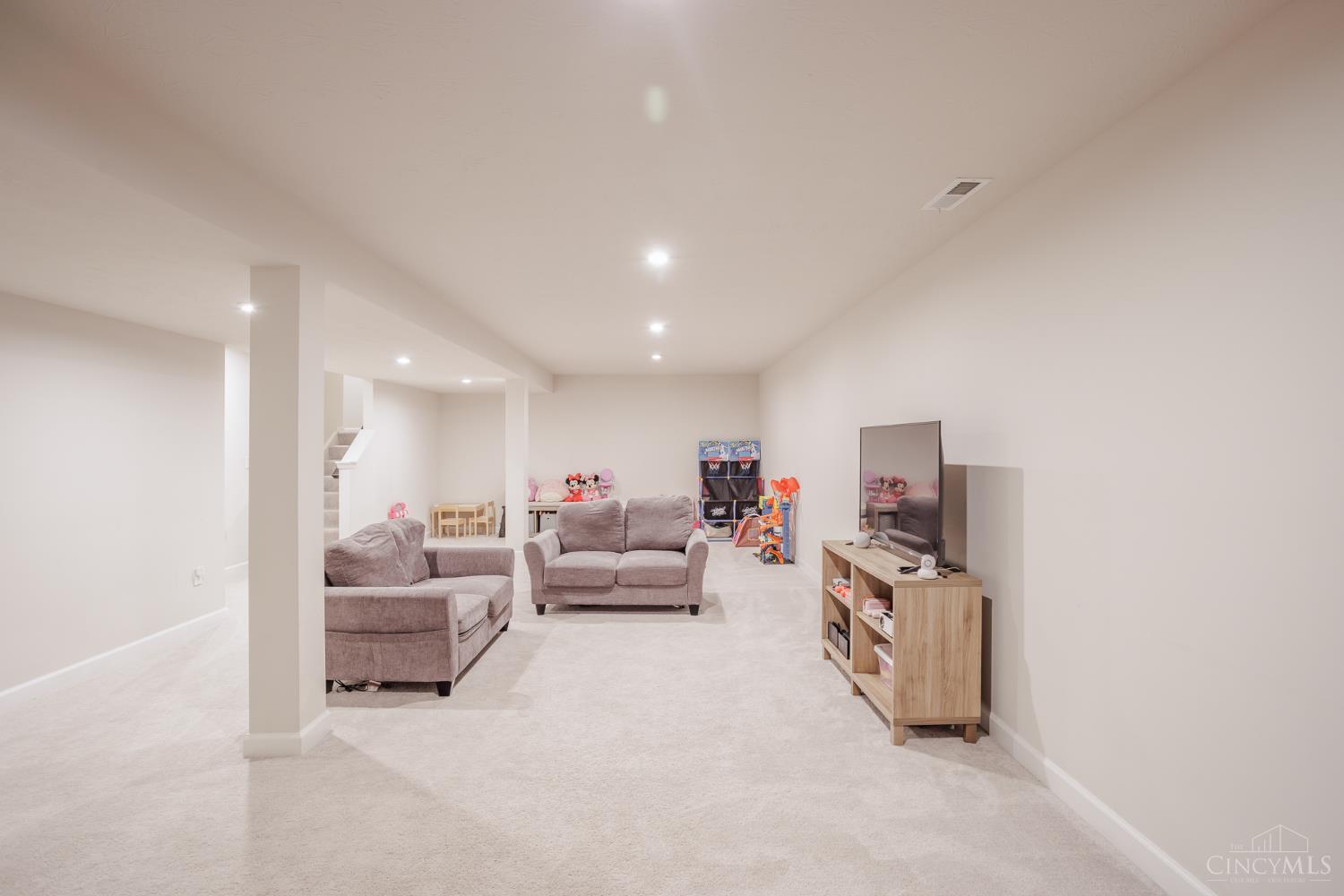 1586 Rosebush Court