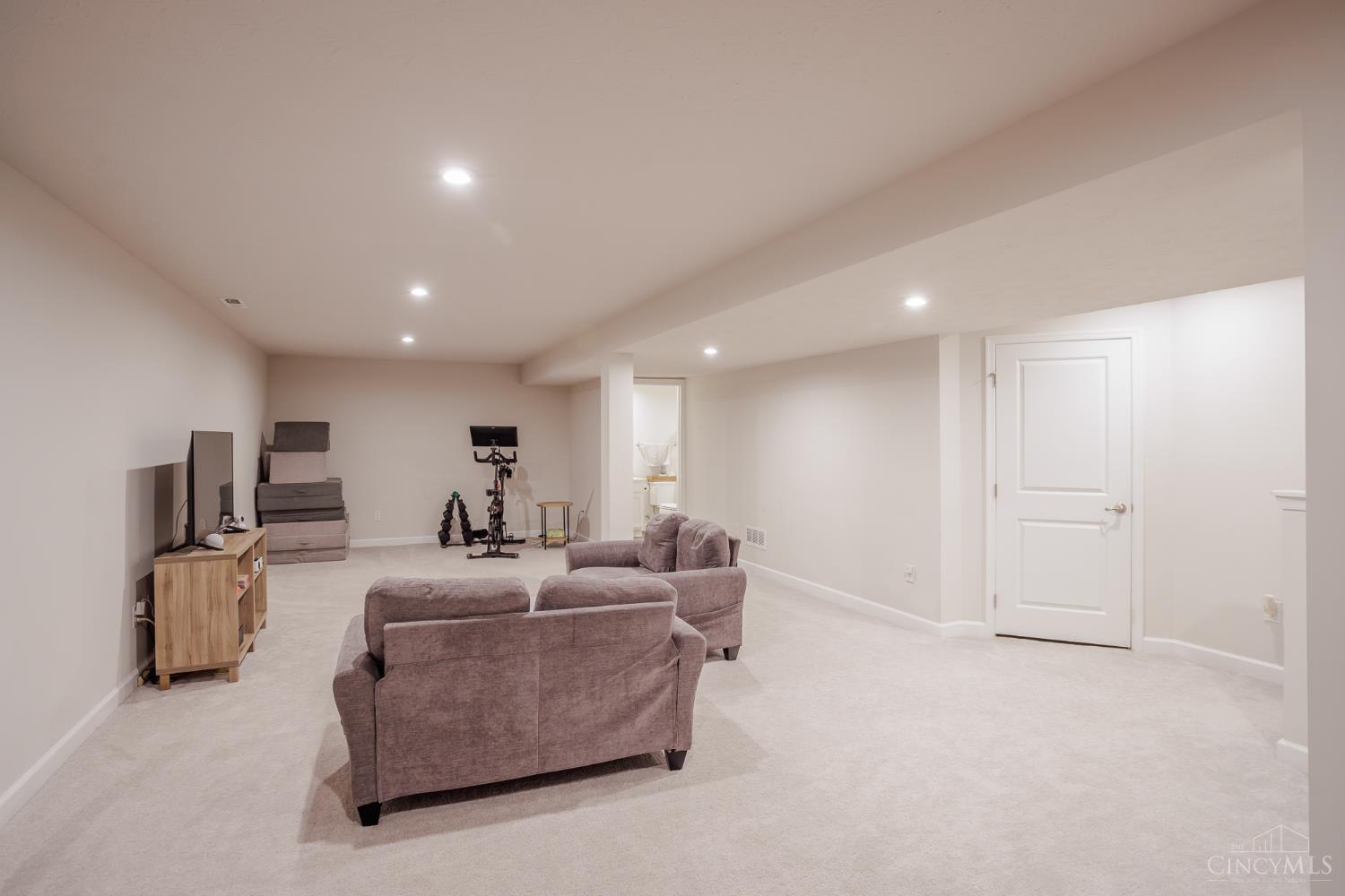1586 Rosebush Court