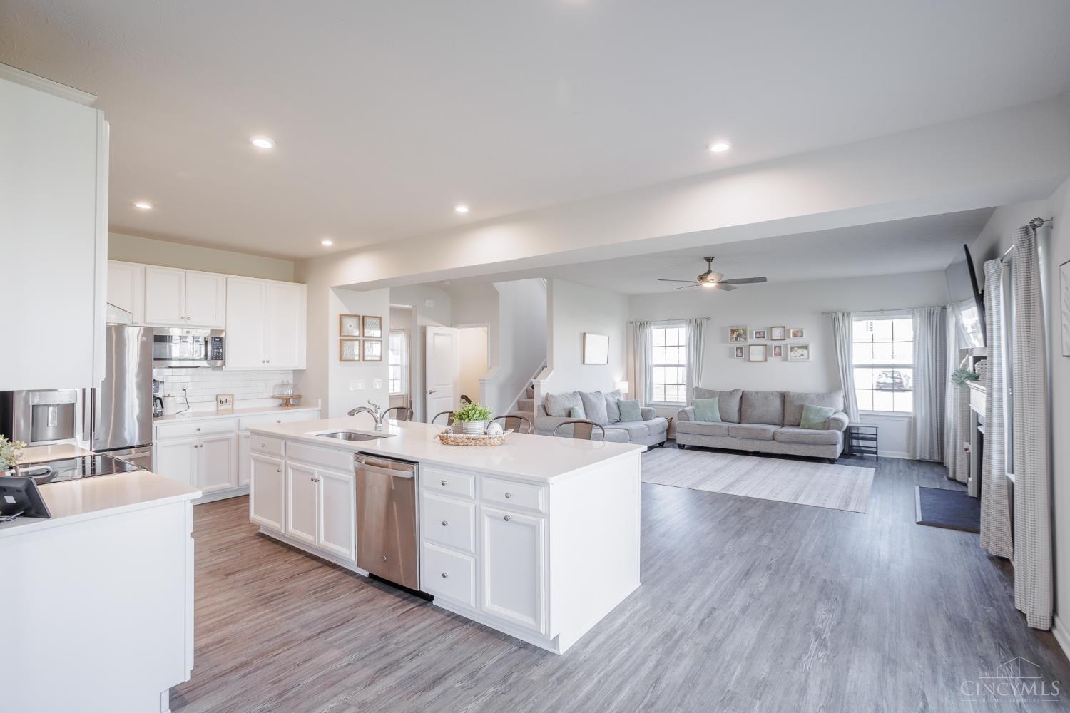 1586 Rosebush Court