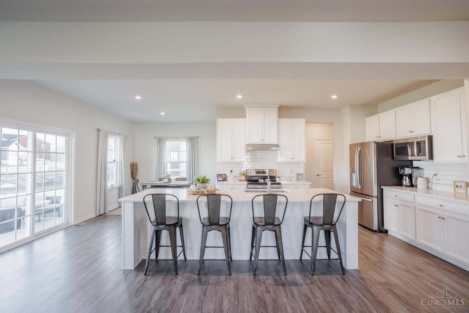 1586 Rosebush Court