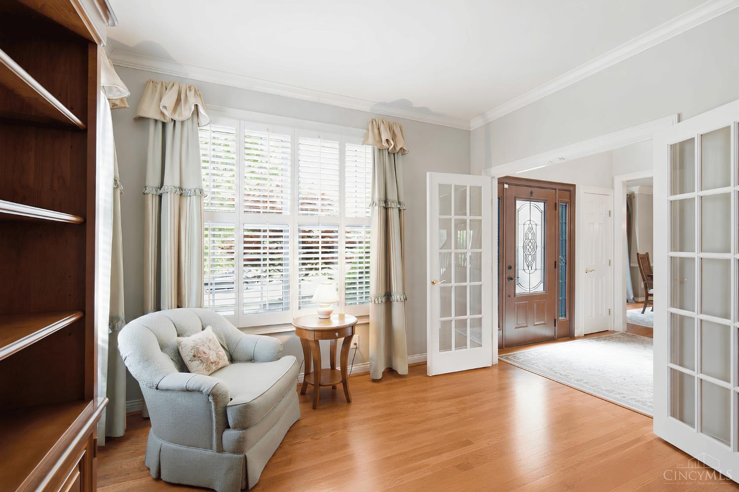 5564 Oak View Drive