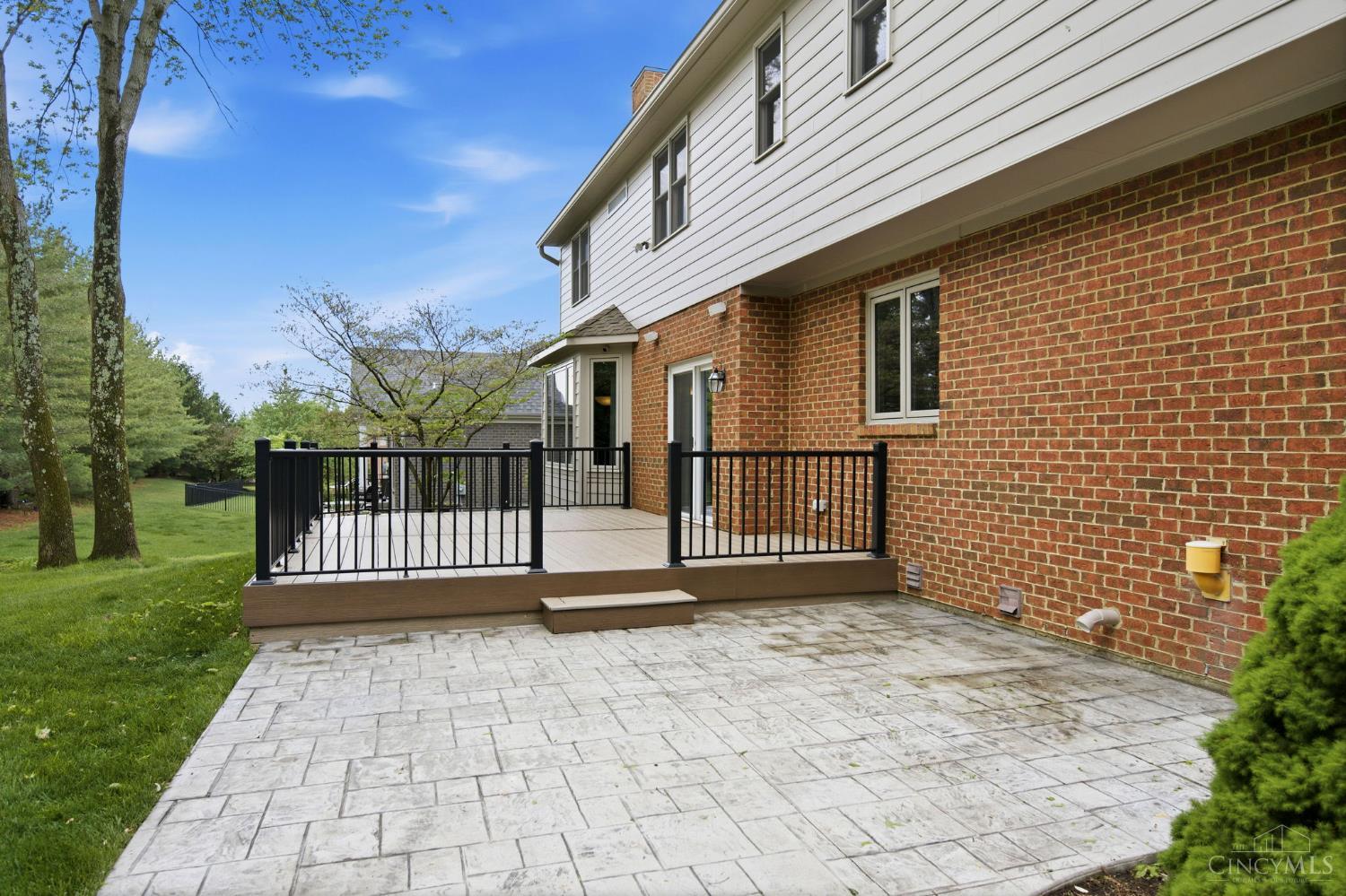 5564 Oak View Drive