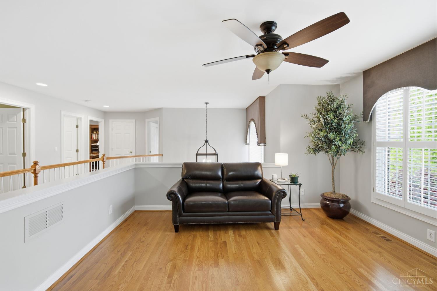 5564 Oak View Drive