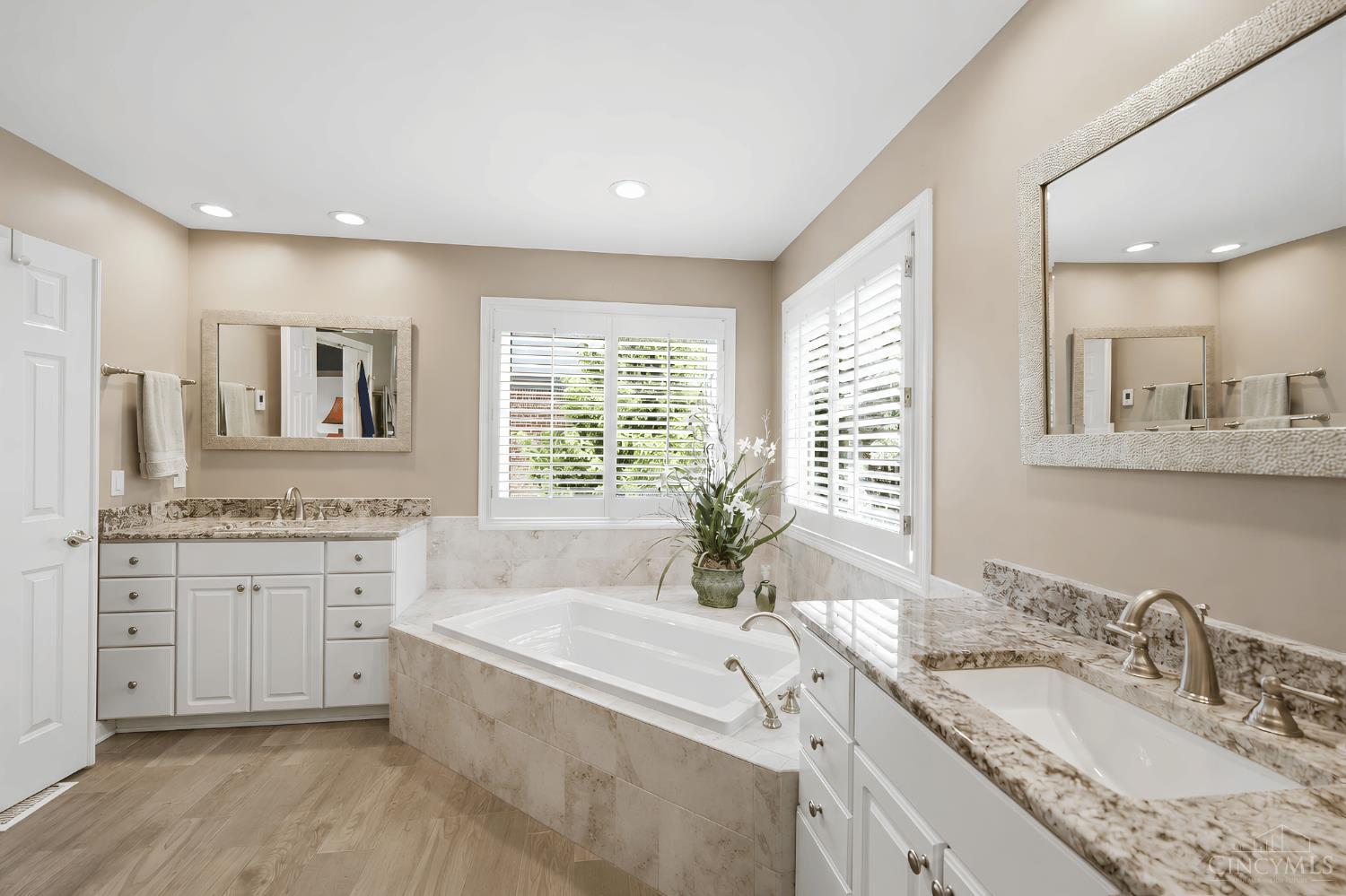 5564 Oak View Drive