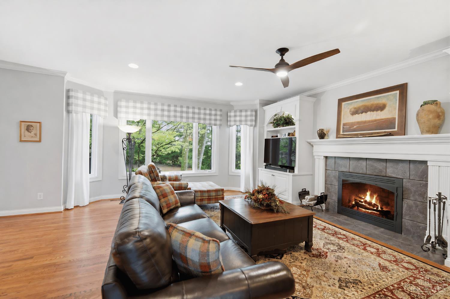 5564 Oak View Drive