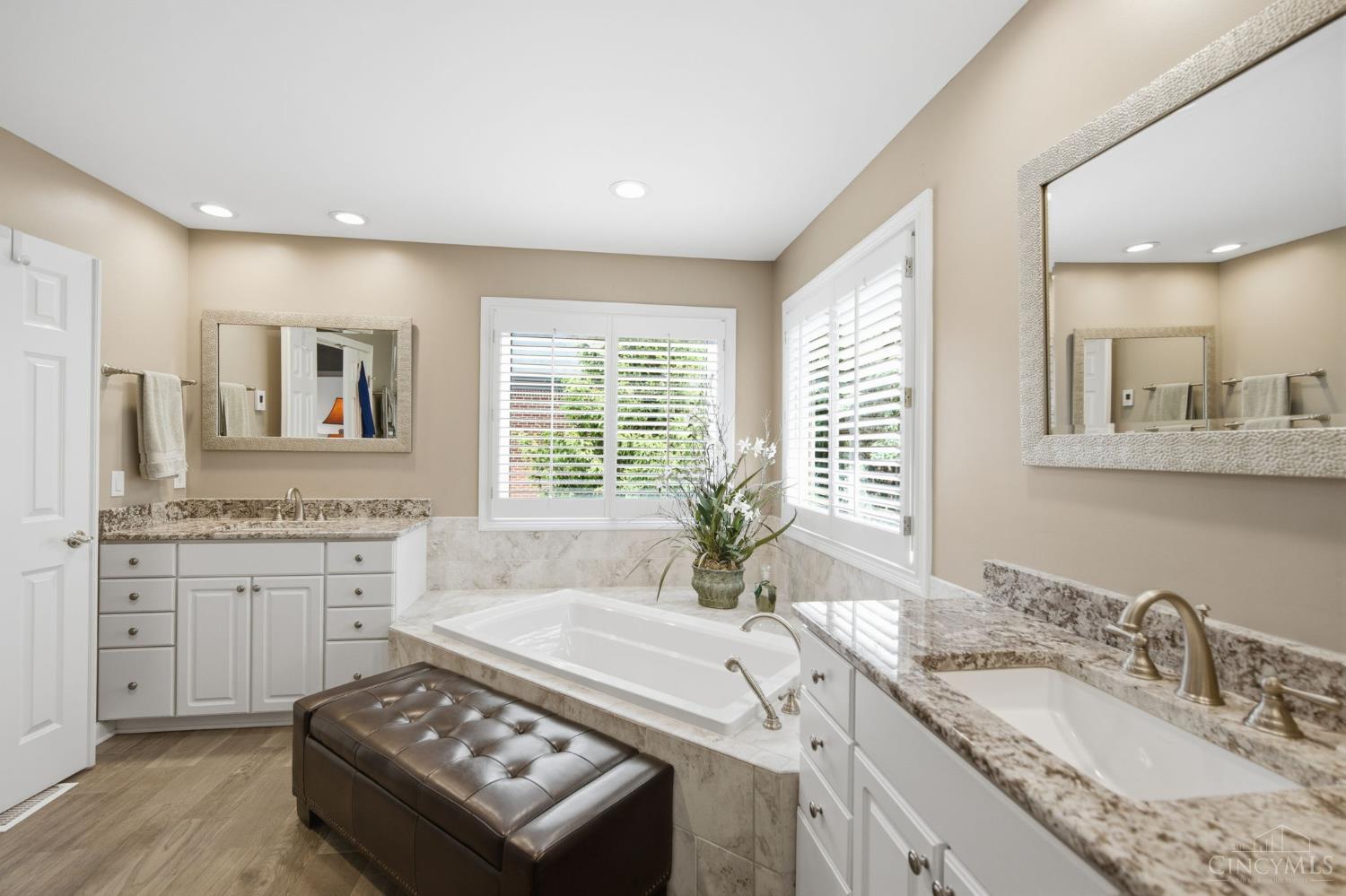 5564 Oak View Drive