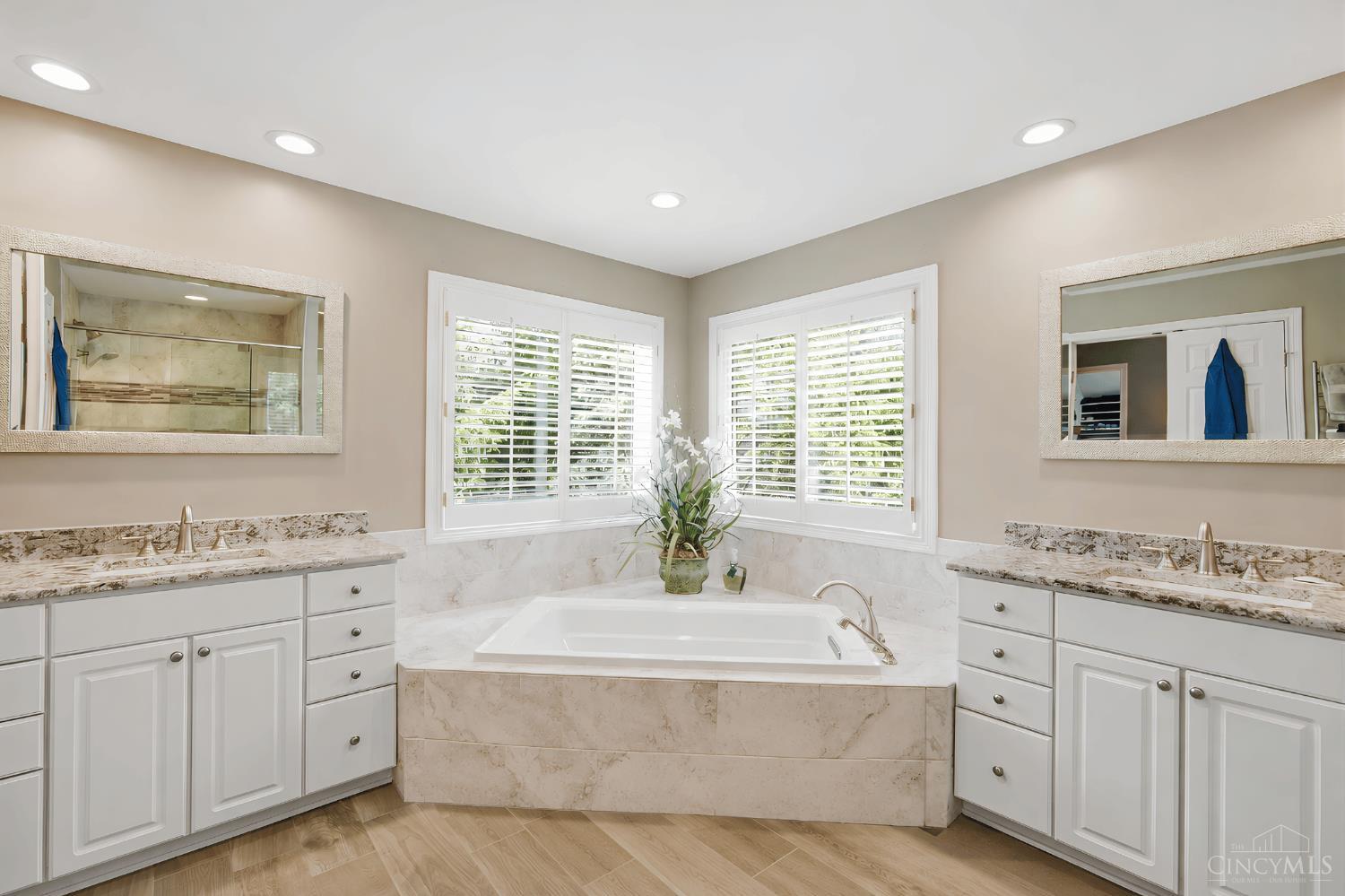 5564 Oak View Drive