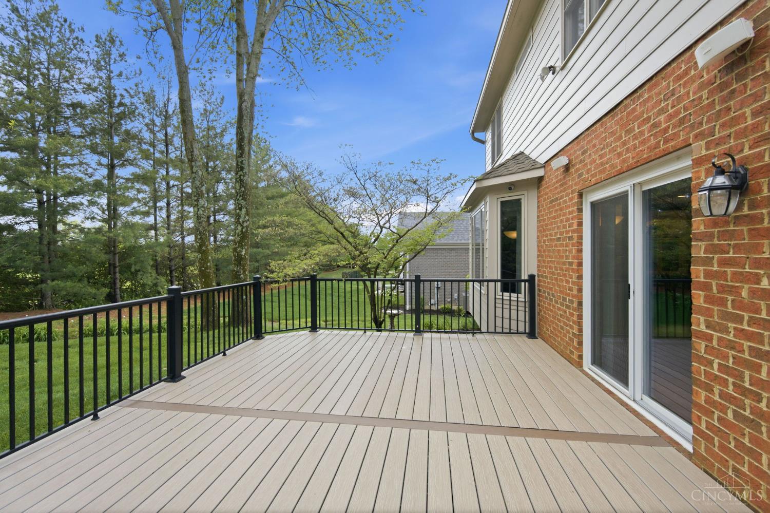 5564 Oak View Drive