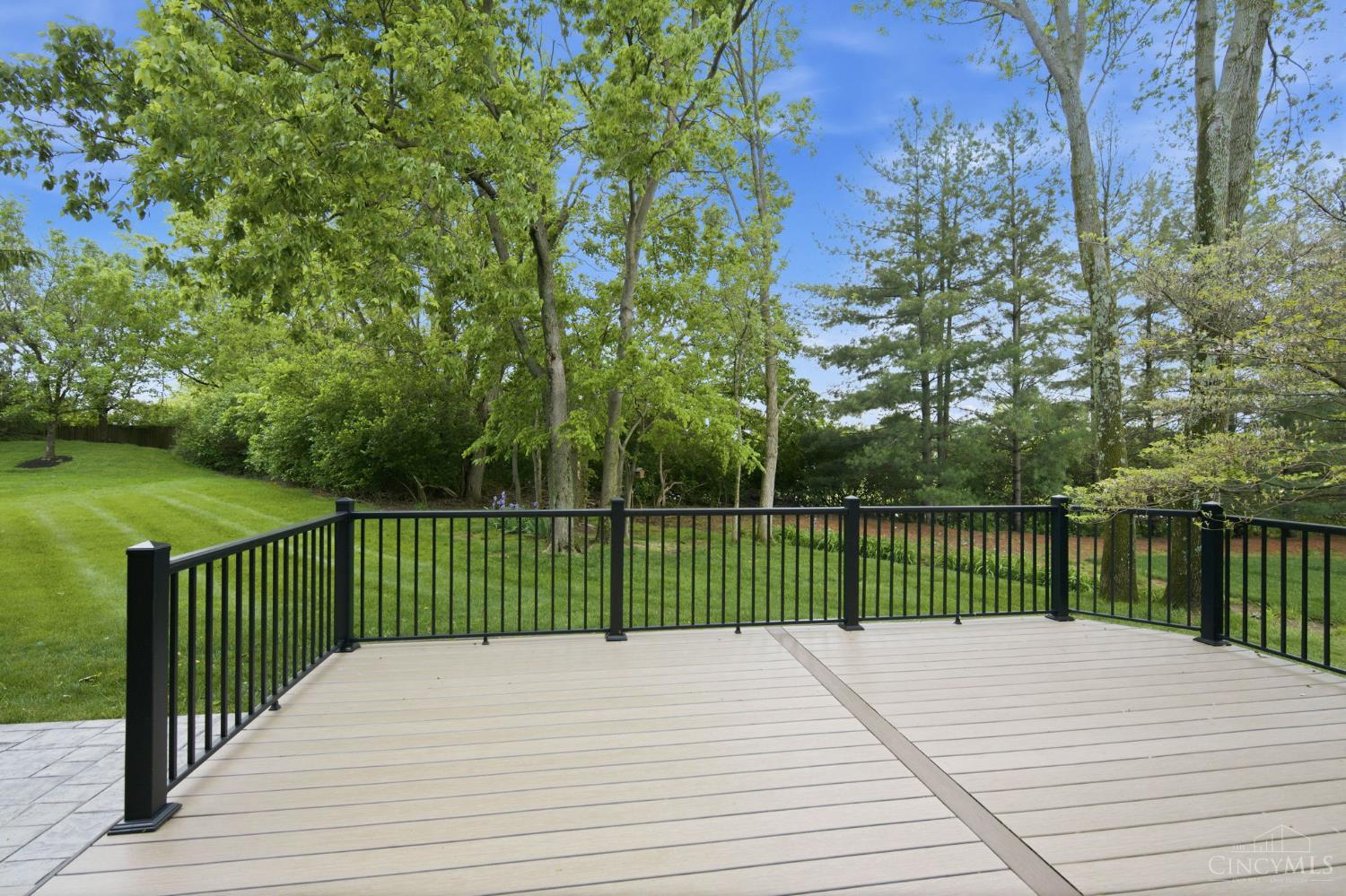 5564 Oak View Drive