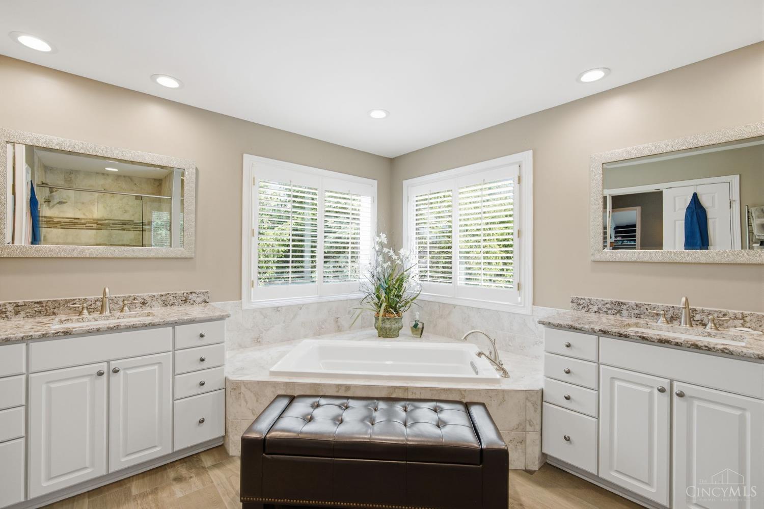 5564 Oak View Drive