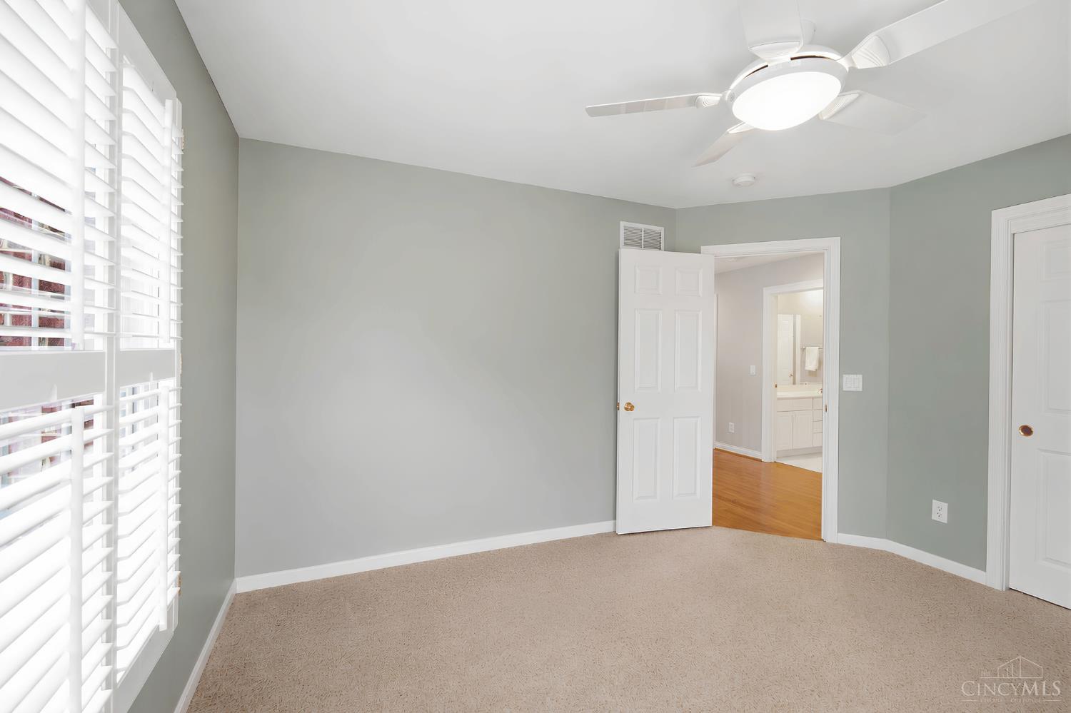 5564 Oak View Drive