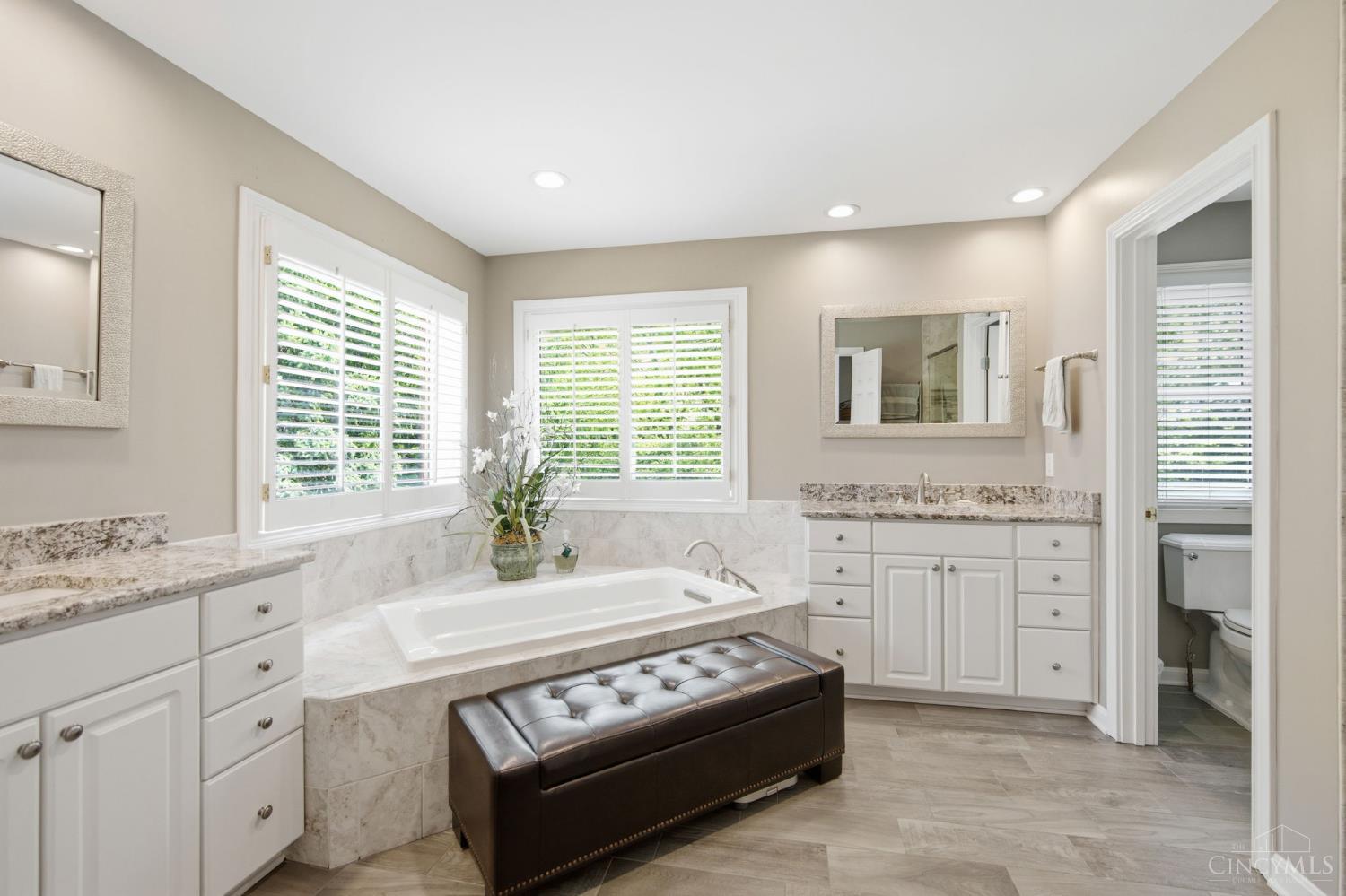 5564 Oak View Drive