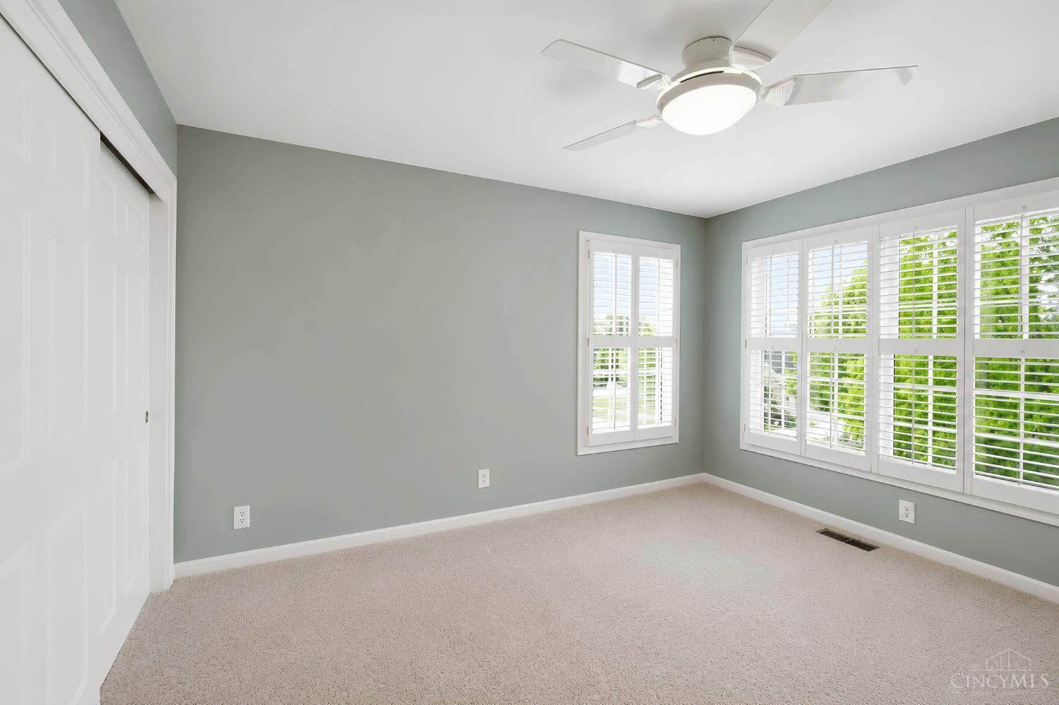 5564 Oak View Drive