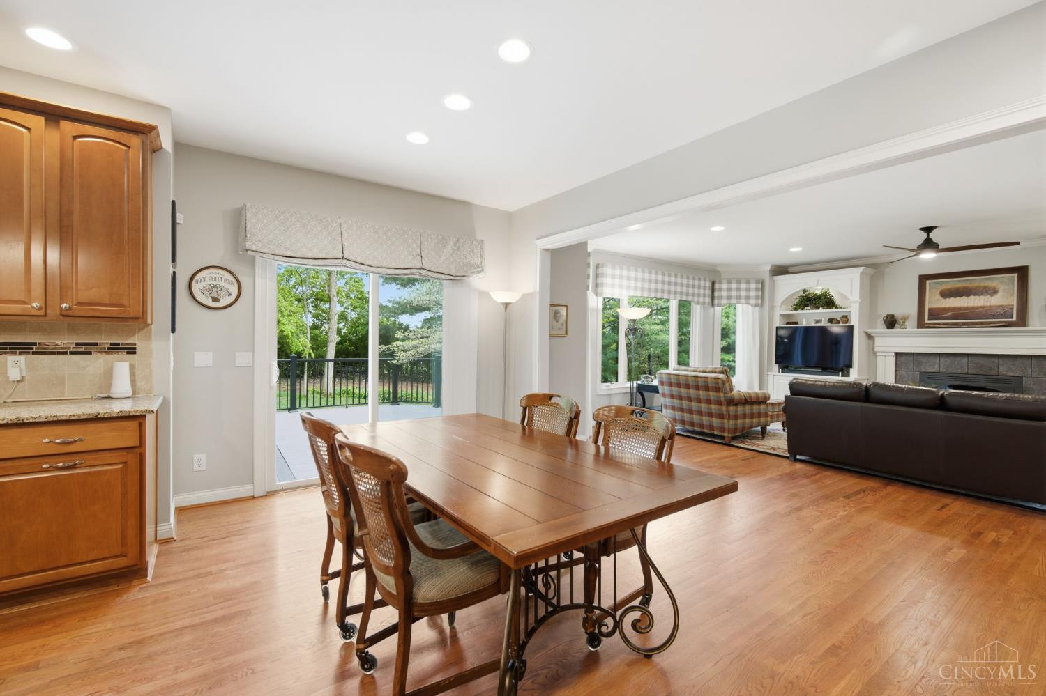 5564 Oak View Drive