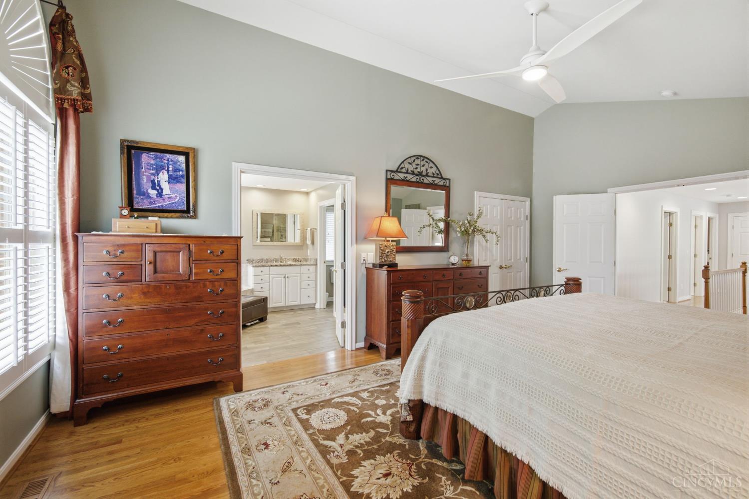 5564 Oak View Drive