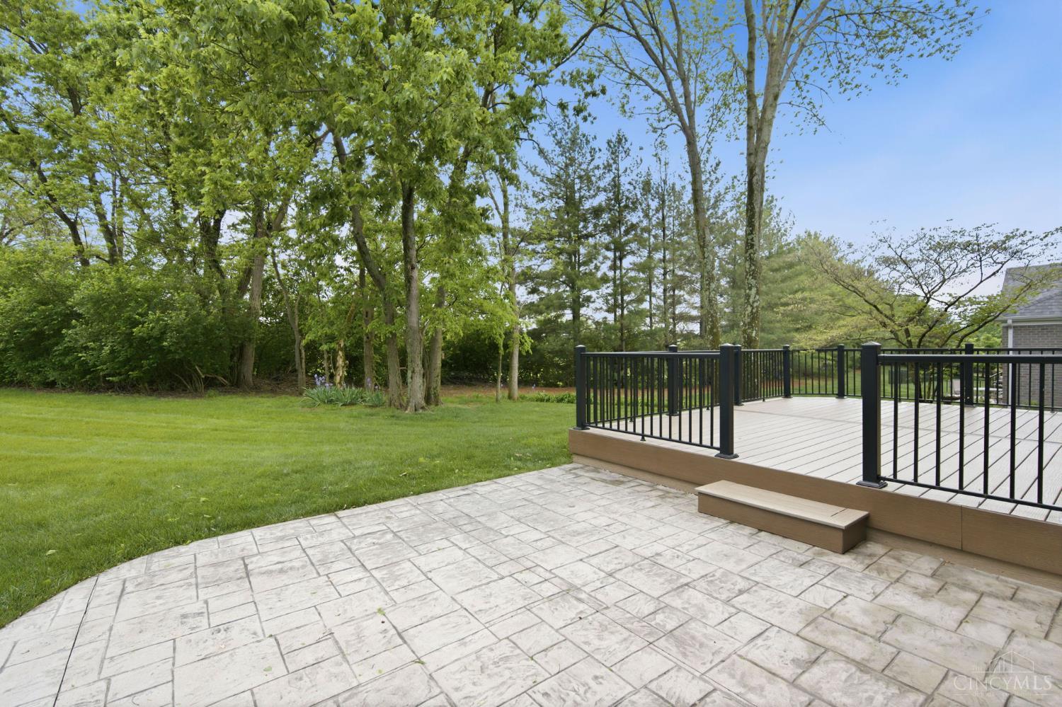 5564 Oak View Drive