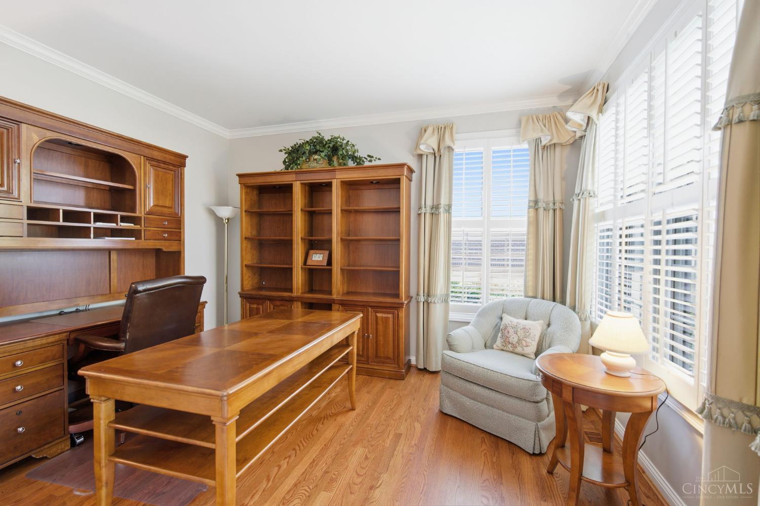 5564 Oak View Drive