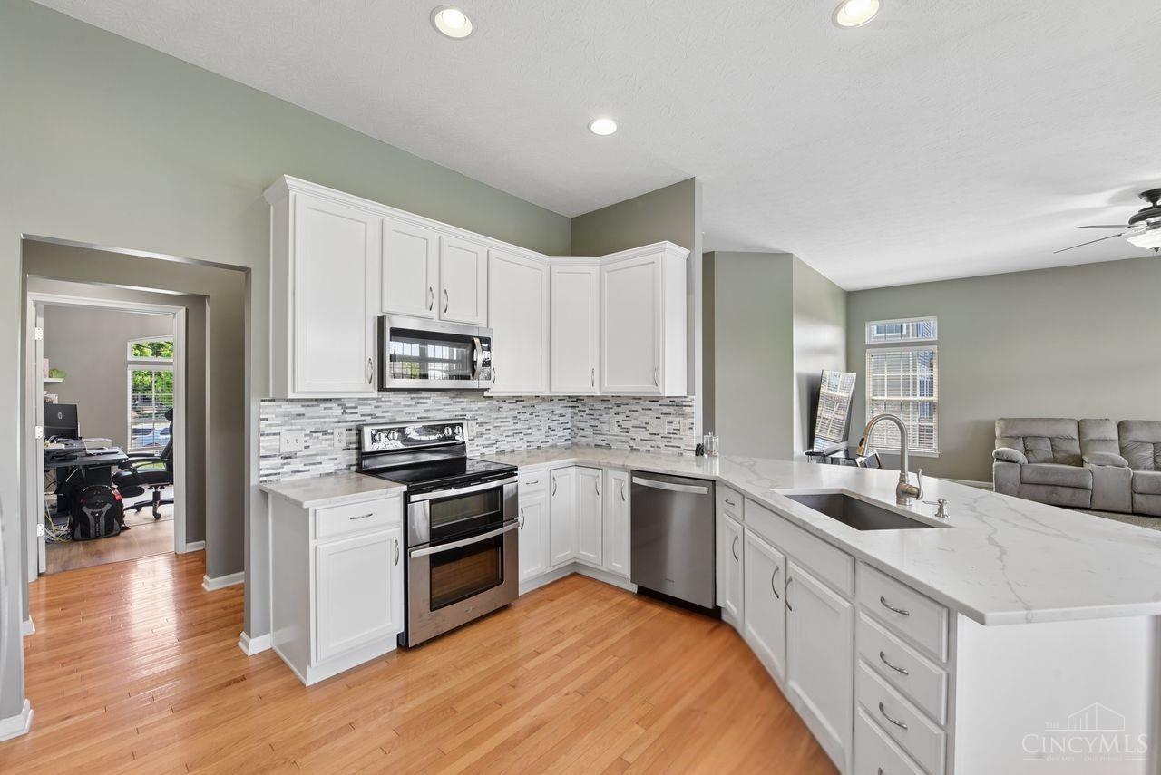 1094 Hayward Circle
