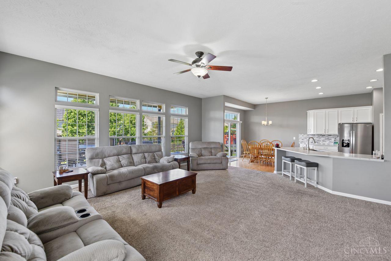 1094 Hayward Circle