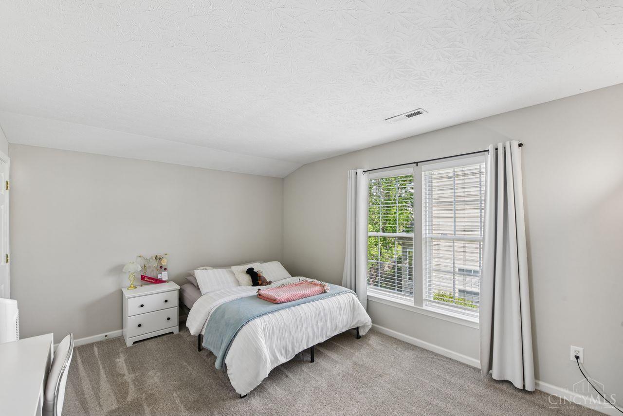 1094 Hayward Circle