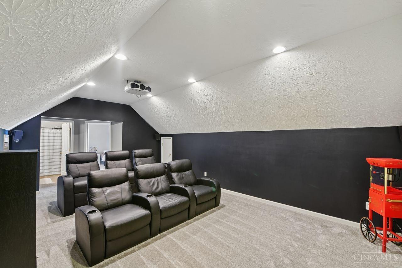 1094 Hayward Circle