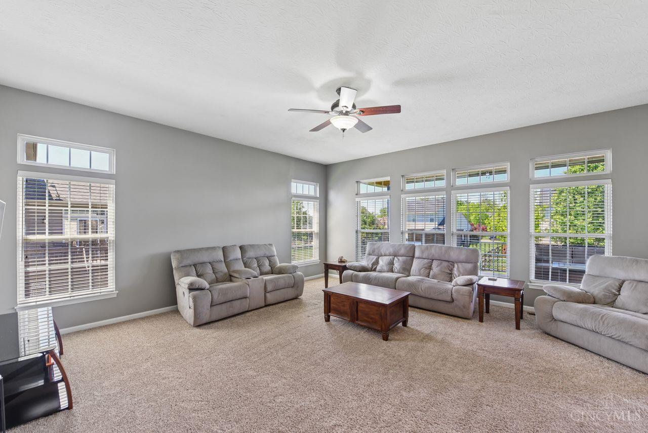 1094 Hayward Circle