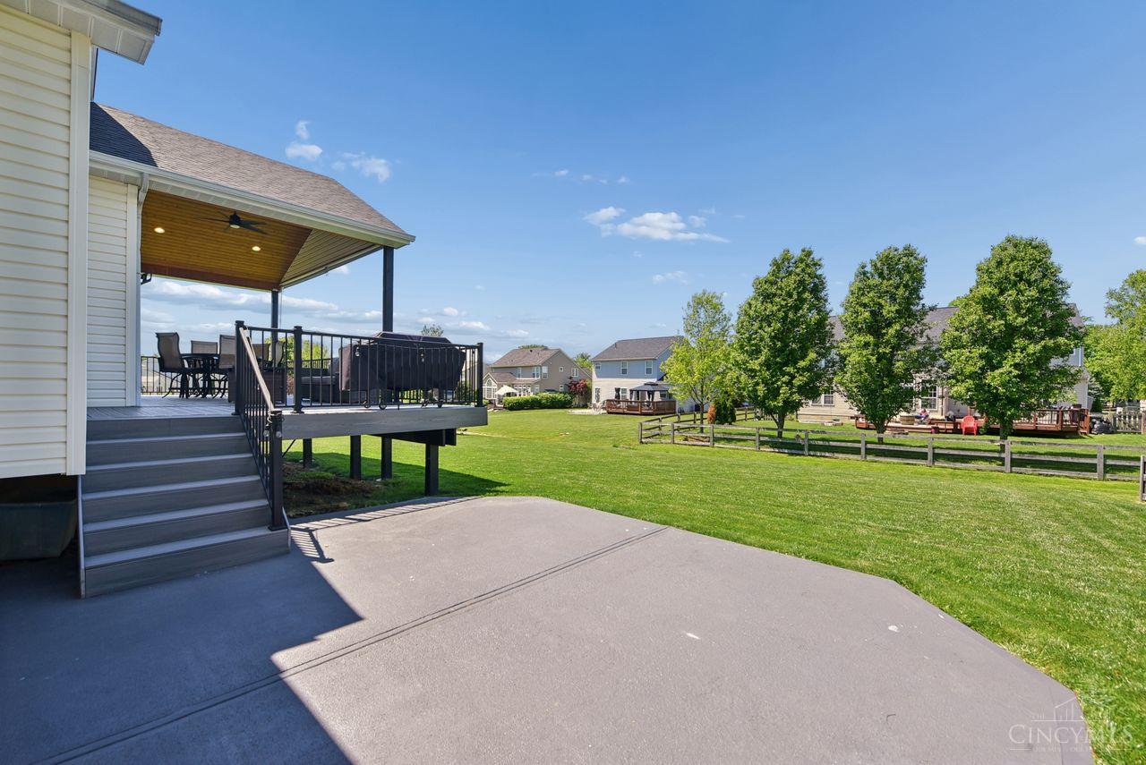 1094 Hayward Circle