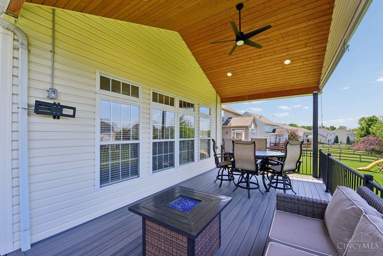 1094 Hayward Circle
