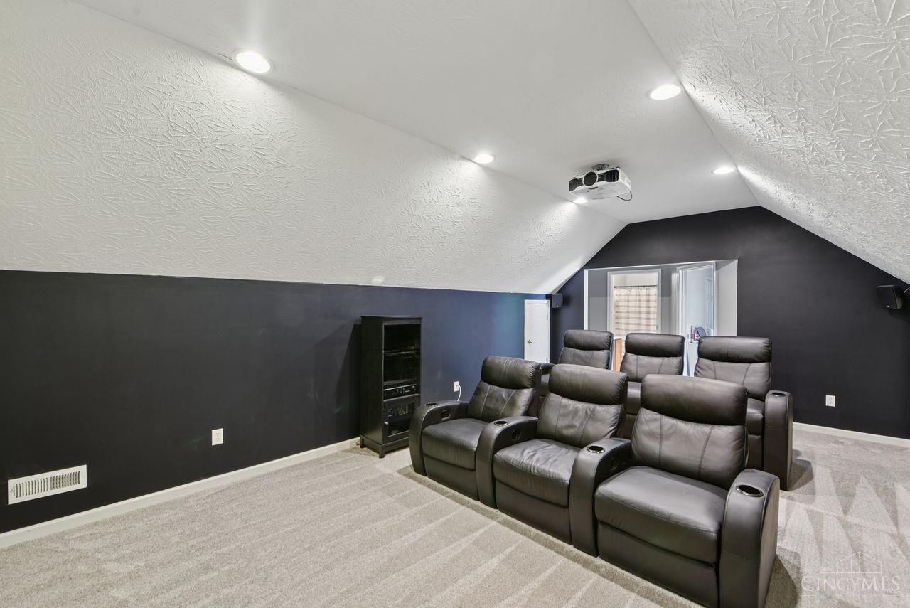 1094 Hayward Circle