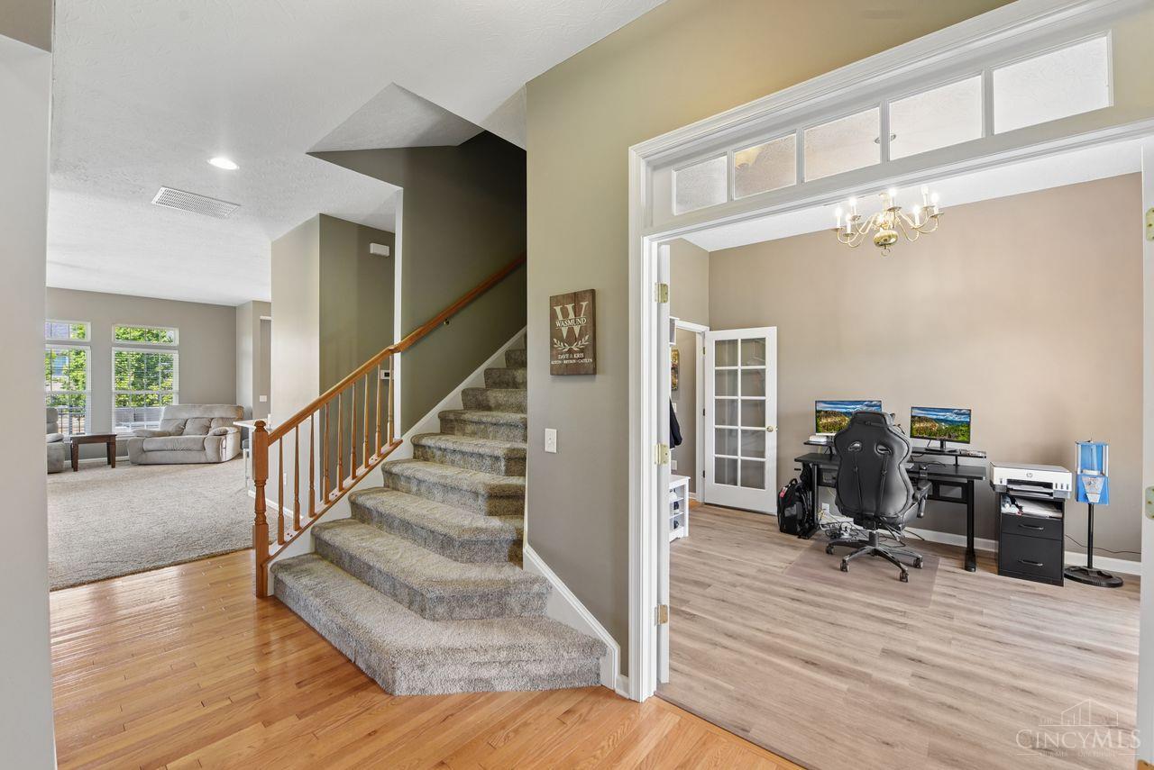 1094 Hayward Circle