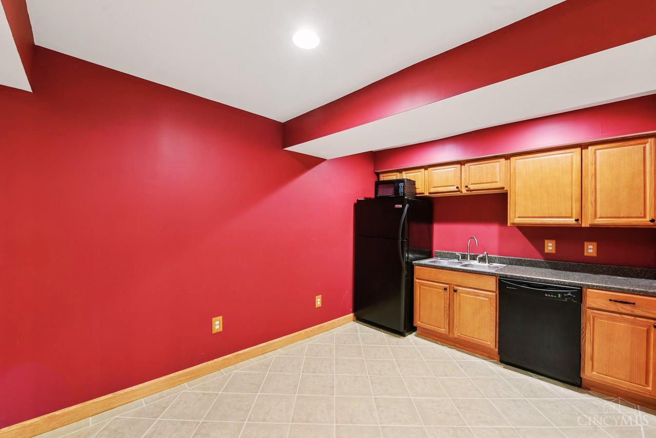 1094 Hayward Circle