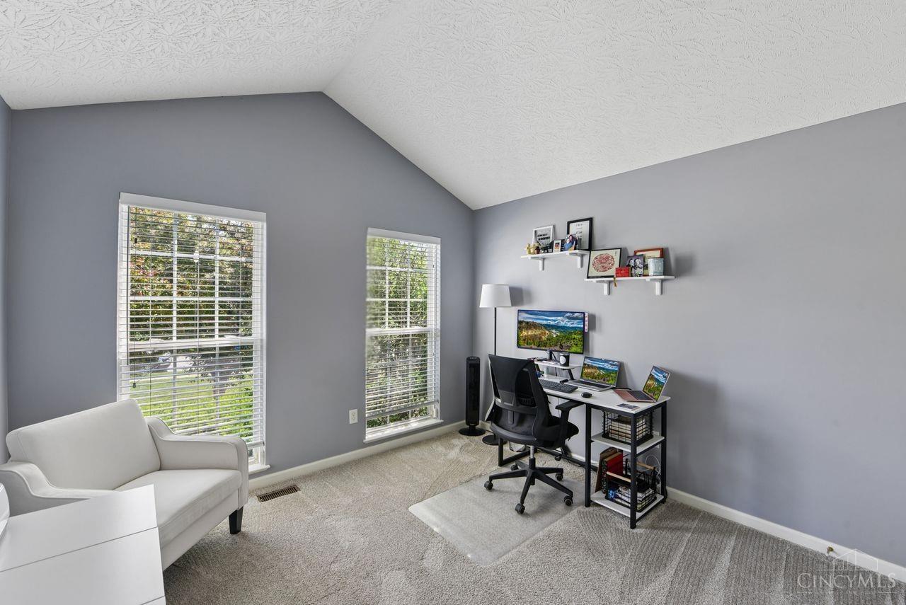 1094 Hayward Circle