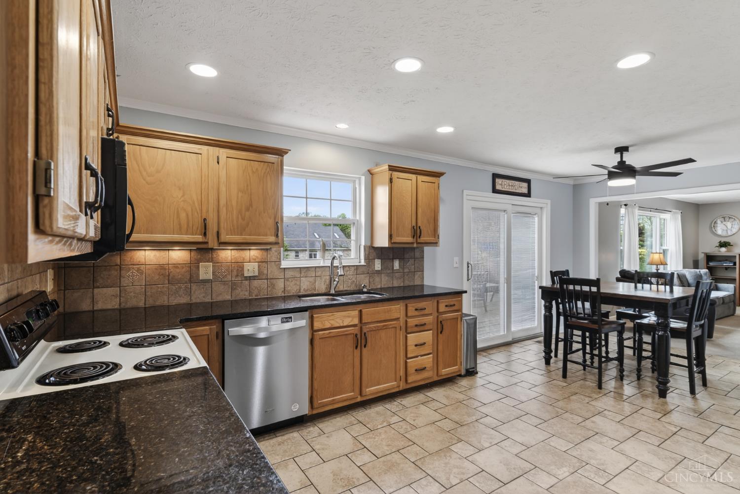 6343 Carriageview Ln