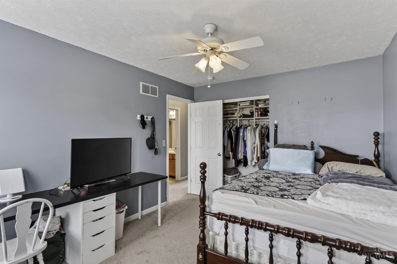 6343 Carriageview Ln