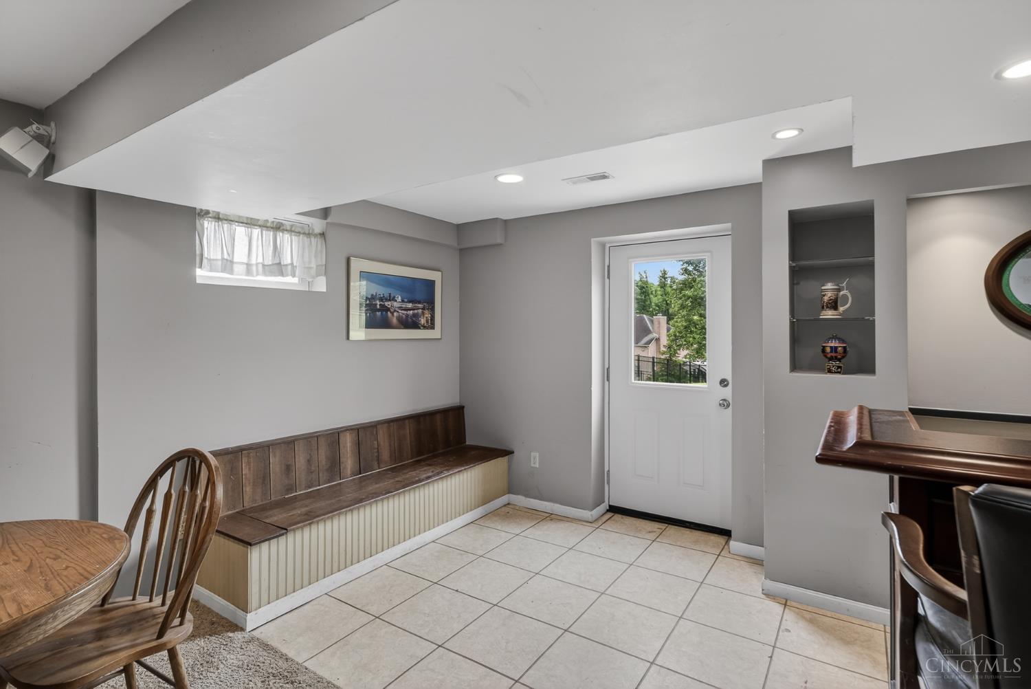 6343 Carriageview Ln