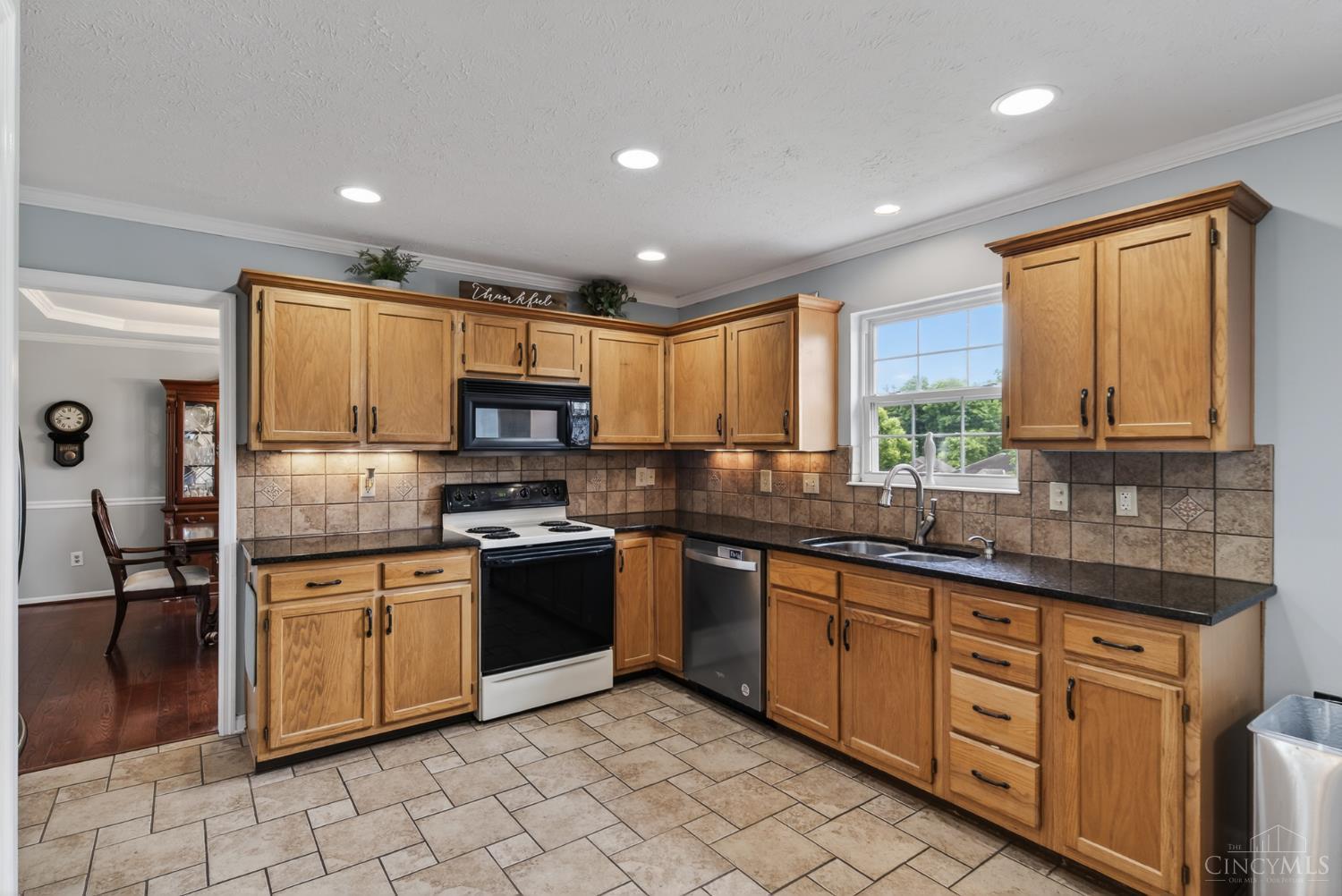 6343 Carriageview Ln