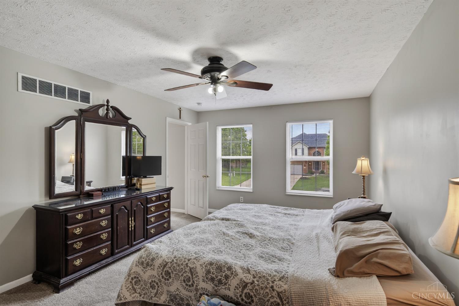 6343 Carriageview Ln