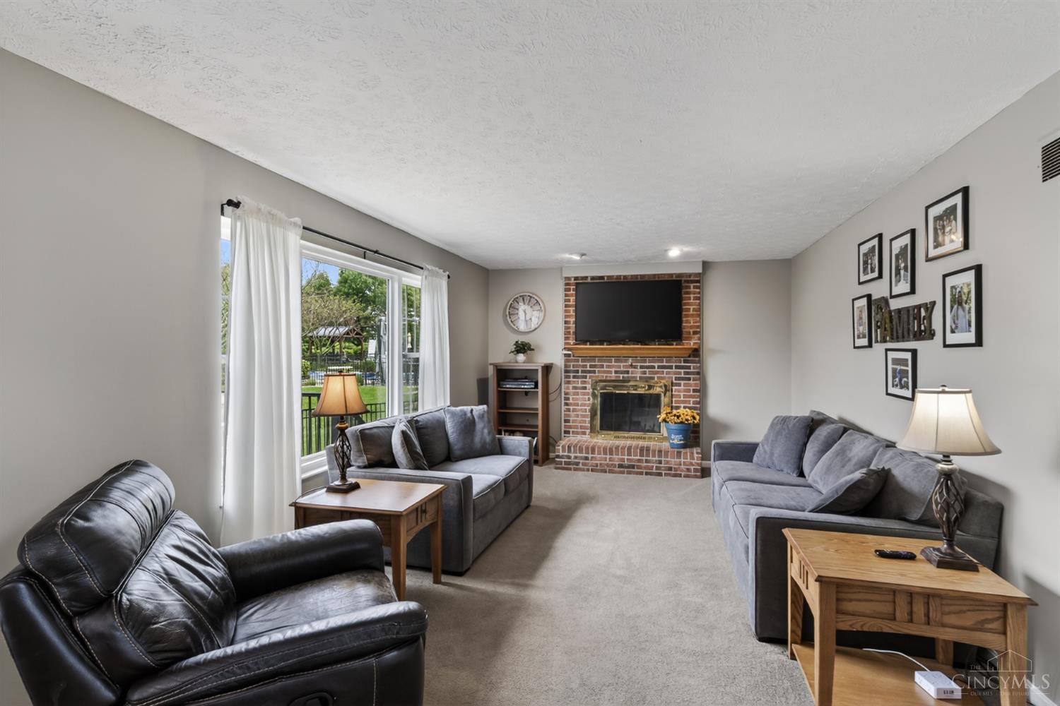 6343 Carriageview Ln