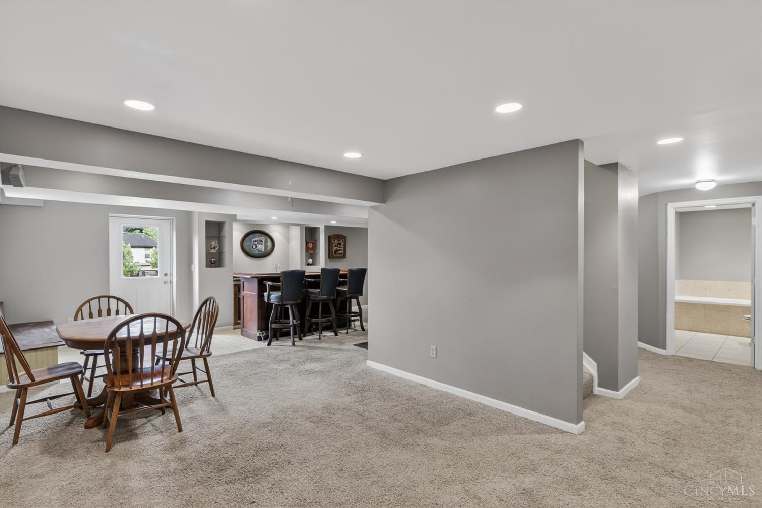 6343 Carriageview Ln
