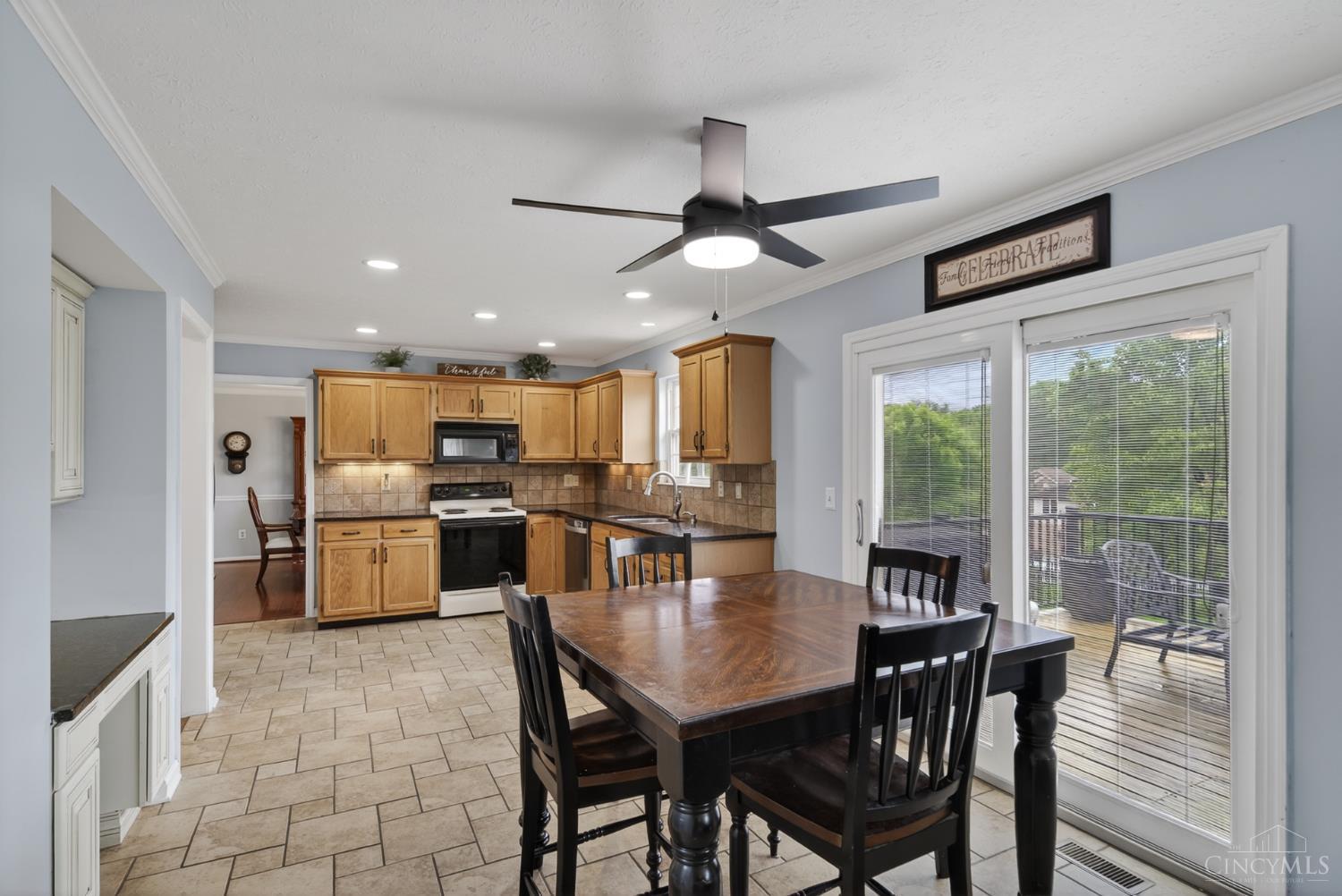 6343 Carriageview Ln
