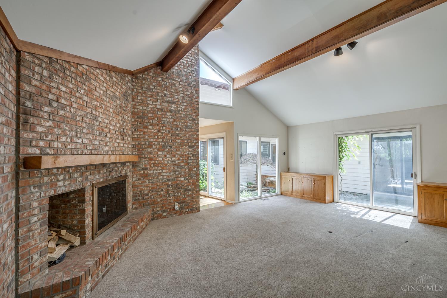 4 Lexington Circle