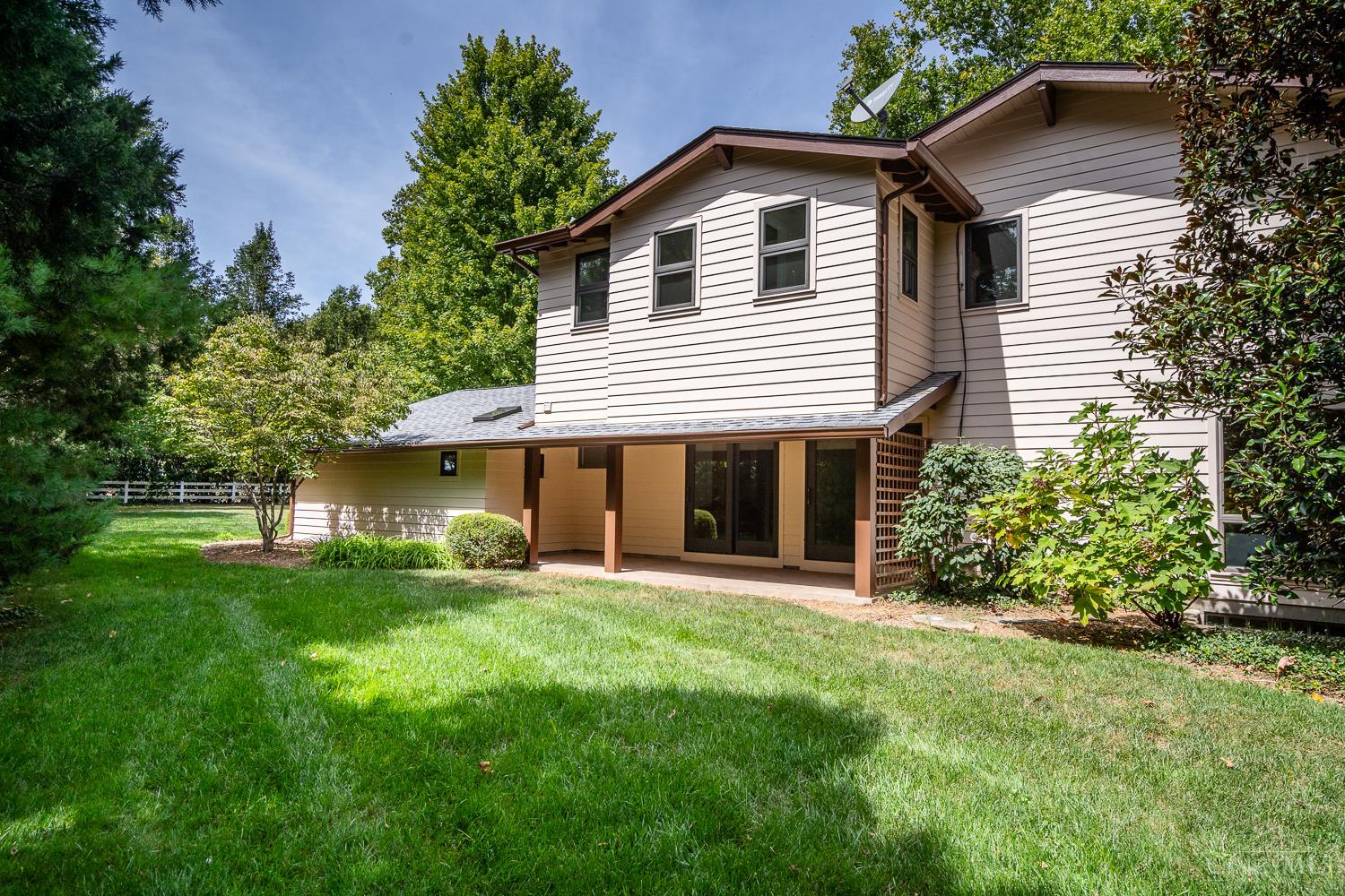 4 Lexington Circle